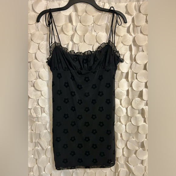 Motel Rocks Black Daisy Mini Dress Size Medium. Ties at shoulders. - Picture 3 of 8